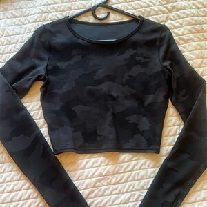 Wunder Train Crop Long Sleeve Shirt - Heritage 365 Camo Deep Coal Multi Size 6